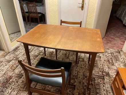 Photo of free Table and chairs (Church End LU6) #1