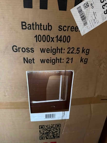 Photo of free Brand new Bathtub shower screen (Carshalton) #2