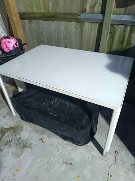 Photo of free Glass table (N226EX) #4