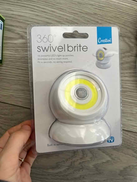Photo of free 360 swivel brite light (Norton-Lees, S8) #1