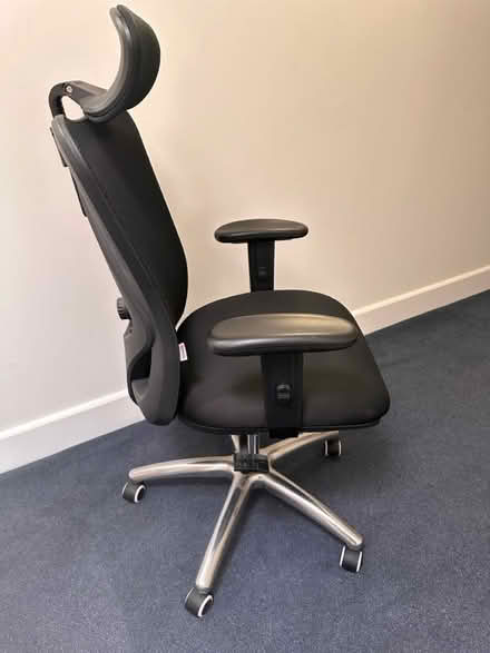 Photo of free New-ish office chair (NW1, Camden Town) #1
