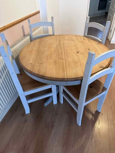 Photo of free Expanding table (Gloucester) #2