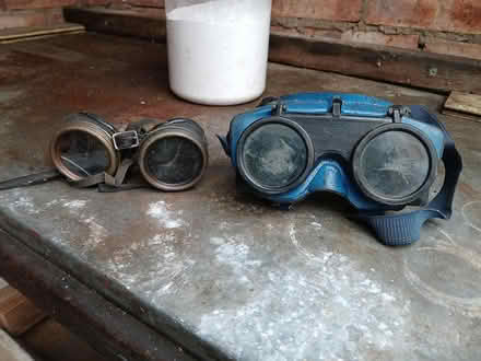Photo of free Old goggles (LU1. Caddington) #1