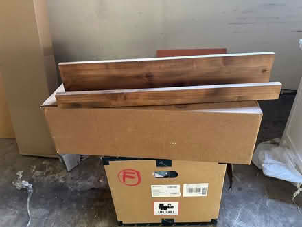 Photo of free Picture/rail shelves (Parole) #1