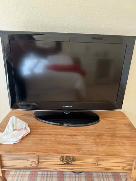 Photo of free Samsung tv (St Anne’s on sea FY8) #1