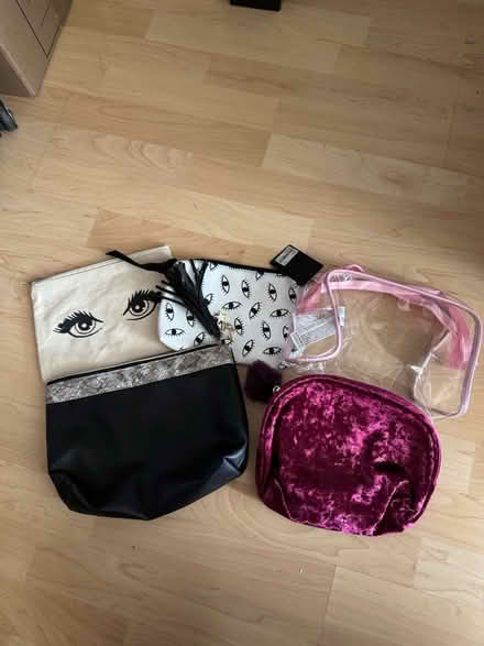 Photo of free Various makeup bags (Uptown Oakland) #1