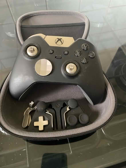 Photo of free Xbox controller (SE12 lee) #1