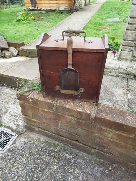 Photo of free Vintage coal/wood box (TN39) #3