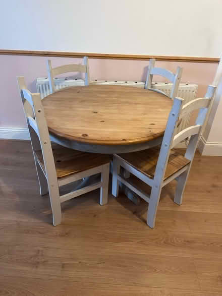 Photo of free Expanding table (Gloucester) #1