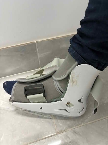 Photo of Air cast (Main/danforth) #1