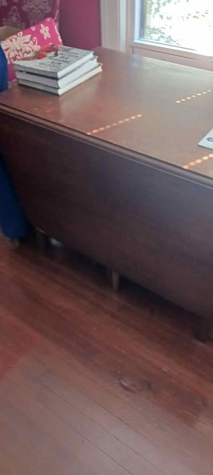 Photo of free Dining room set (Pelham) #3