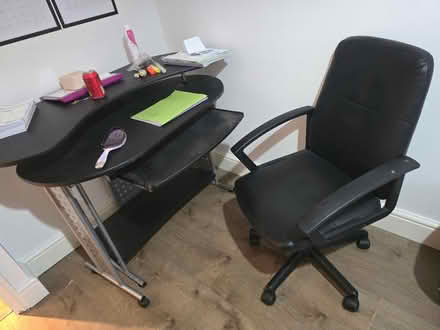Photo of free Desk and chair (Cheshunt EN8) #1