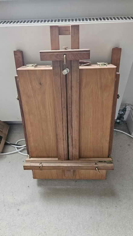 Photo of free Portable Easle Reeves painting (W9 Maida Vale) #1