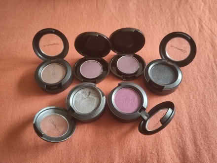 Photo of free Eyeshadows (RH19) #2