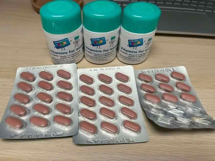 Photo of free pregnancy vitamins (Hale End IG8) #1