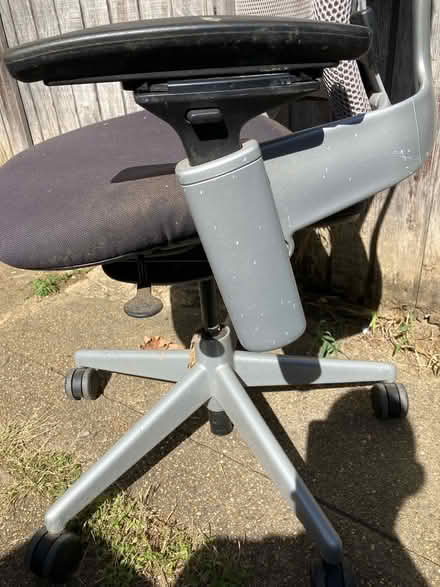 Photo of free Desk chair for pickup (Crestwood, NW DC) #3