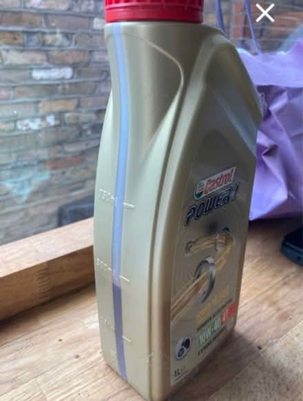 Photo of free Castrol 10w-40 4T motor oil 500ml (Wooburn Green, HP10) #2