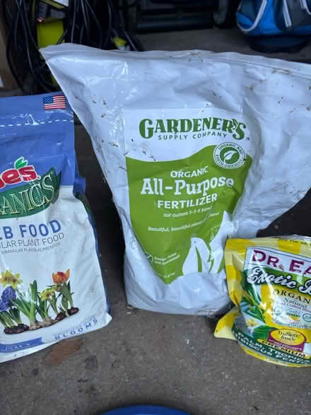Photo of free Assorted fertilizer and amendments (East Northport) #2