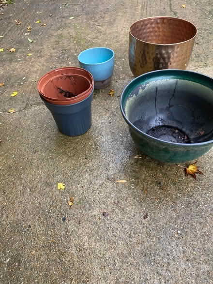 Photo of free Pots (TN27) #1