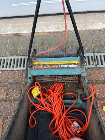 Photo of free Lawn scarifier (Weybridge kt13) #2