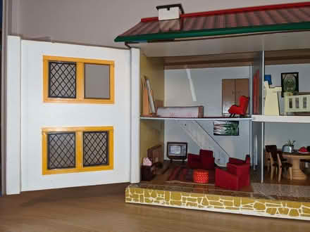 Photo of free Vintage wooden dolls house (Rowney Green B48) #3