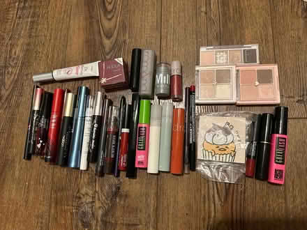 Photo of free Miscellaneous makeup (Severn) #1