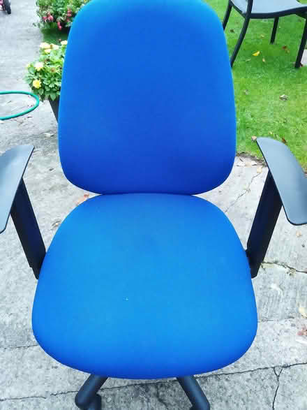 Photo of free Chair collection Wheatley to be gone tomorrow latest (Littleworth OX33) #1