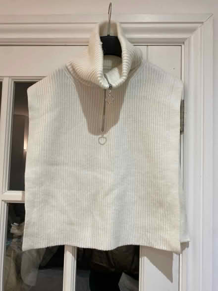 Photo of free sweater cape sleeveless (Ub7 7pd) #1