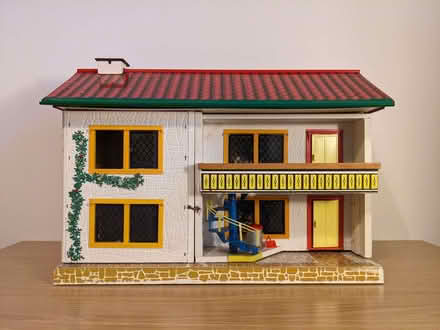 Photo of free Vintage wooden dolls house (Rowney Green B48) #1