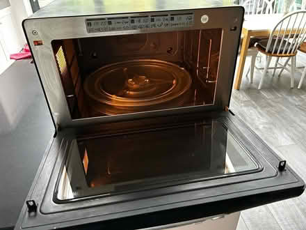 Photo of free Whirlpool Jet Chef microwave oven (Hampton TW12) #4