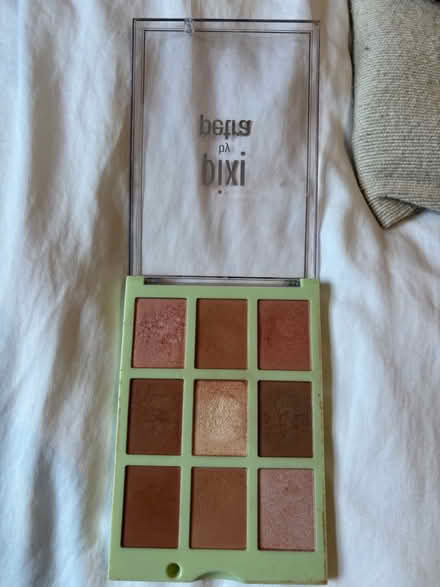 Photo of free PIXI Makeup (Manor House) #3