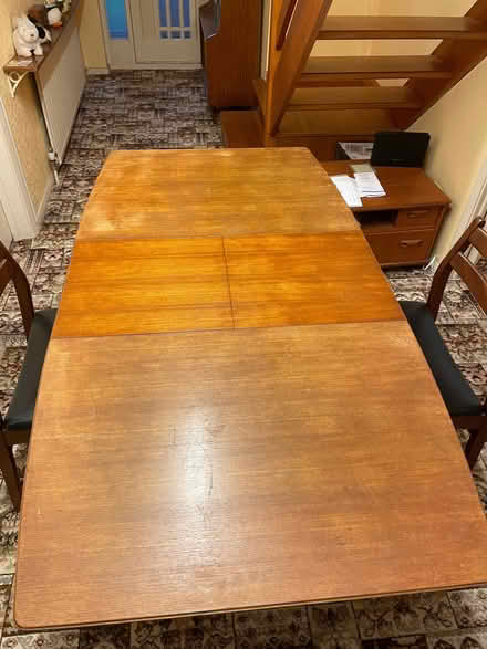 Photo of free Table and chairs (Church End LU6) #3
