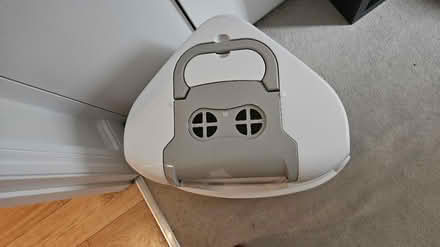 Photo of free Cat litter box tray (W9 Maida Vale) #2