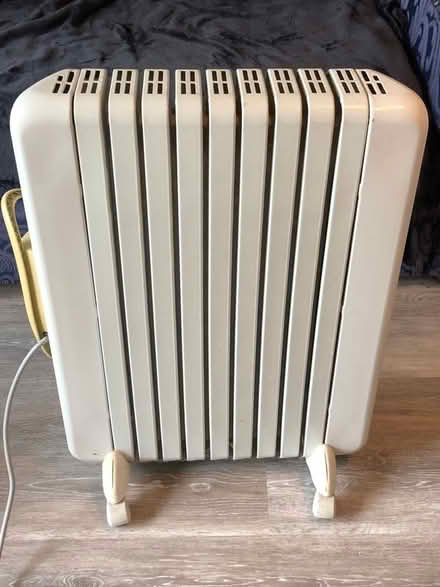 Photo of free 9 Fin De Longhi oil radiator (Deal) #1