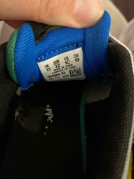 Photo of free Puma sneakers 32 (Ub7 7pd) #4