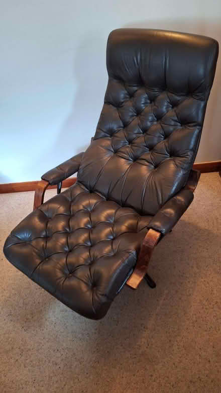 Photo of free Brown leather swivel chair (Bagshot GU19) #1