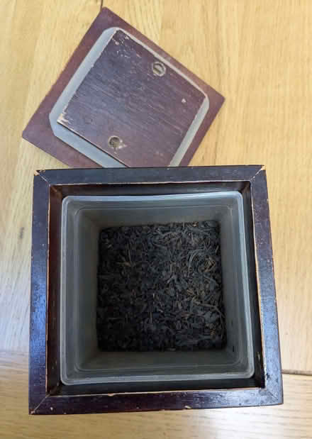 Photo of free Lapsang souchong tea & caddy (Sheet GU32) #2