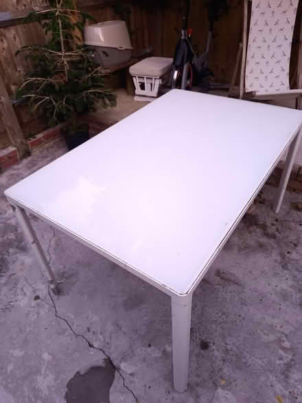 Photo of free White Glass table (N226EX) #1