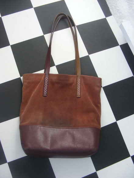 Photo of free White Stuff 100% leather shoulder bag - see description (Carbis Bay TR26) #3