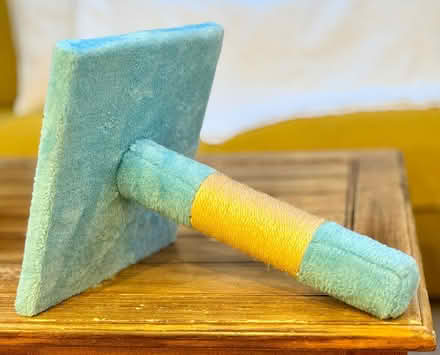 Photo of free Cat scratching post (M33) #2