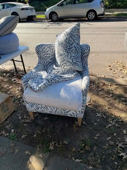 Photo of free Chair (Cleveland Park) #1