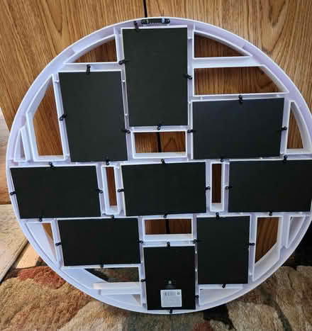 Photo of free Round photo frame (north central Brooklyn Park) #4