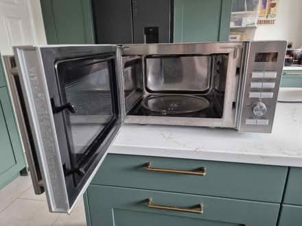 Photo of free Microwave (Uxbridge ub8) #1