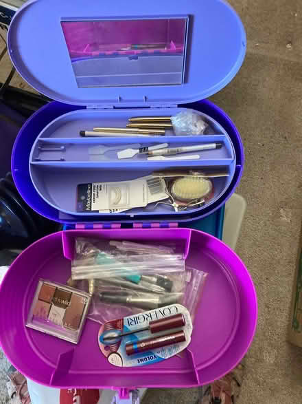 Photo of free Make up case and lots of make up (Foothill Boulevard Cupertino) #1