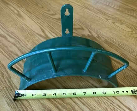 Photo of free outdoor hose hanger / bracket [20886] #1