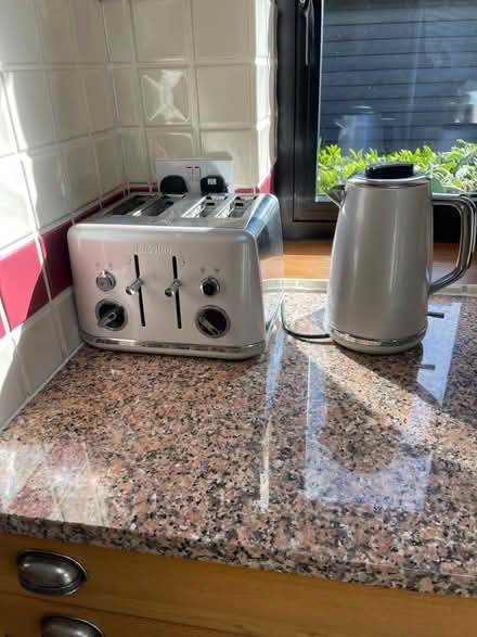 Photo of free Breville kettle and toaster (CO7) #1