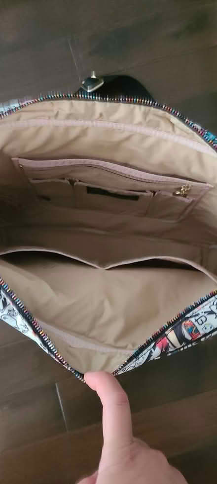 Photo of free Shoulder bag (Mavis and burnhamthorpe) #2