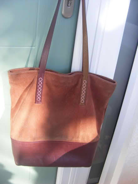 Photo of free White Stuff 100% leather shoulder bag - see description (Carbis Bay TR26) #4