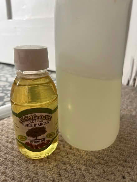 Photo of free Argon and sweet almond oil (RH12) #1