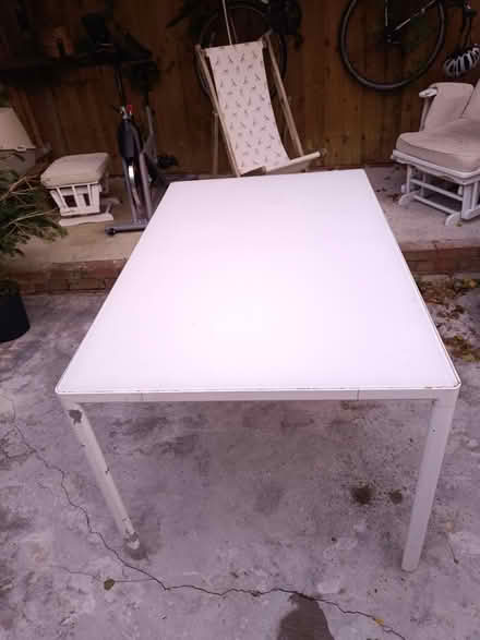 Photo of free White Glass table (N226EX) #2